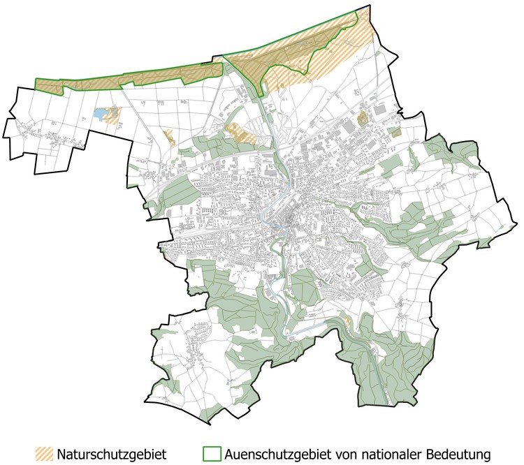 Die Karte mit dem Naturschutzgebiet sowie dem Auenschutzgebiet ist ersichtlich.